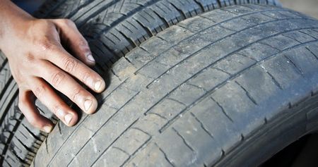 Jak řezat pneumatiku s kovovým kordem