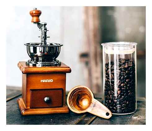 Může manuální mlýnek na kávu pro espresso. Hand Grinder pro espresso